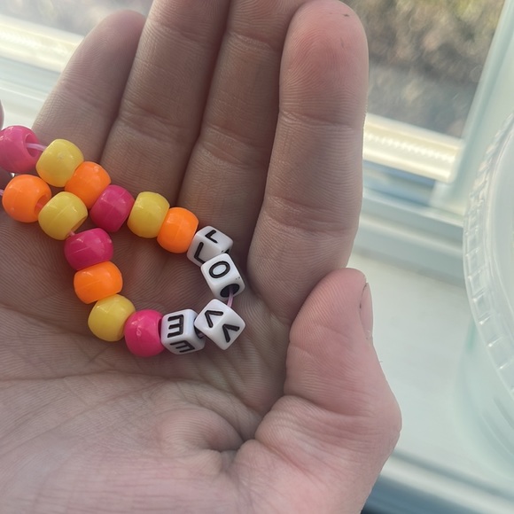 Cute fashionable bracelet, cheap. - Picture 2 of 2